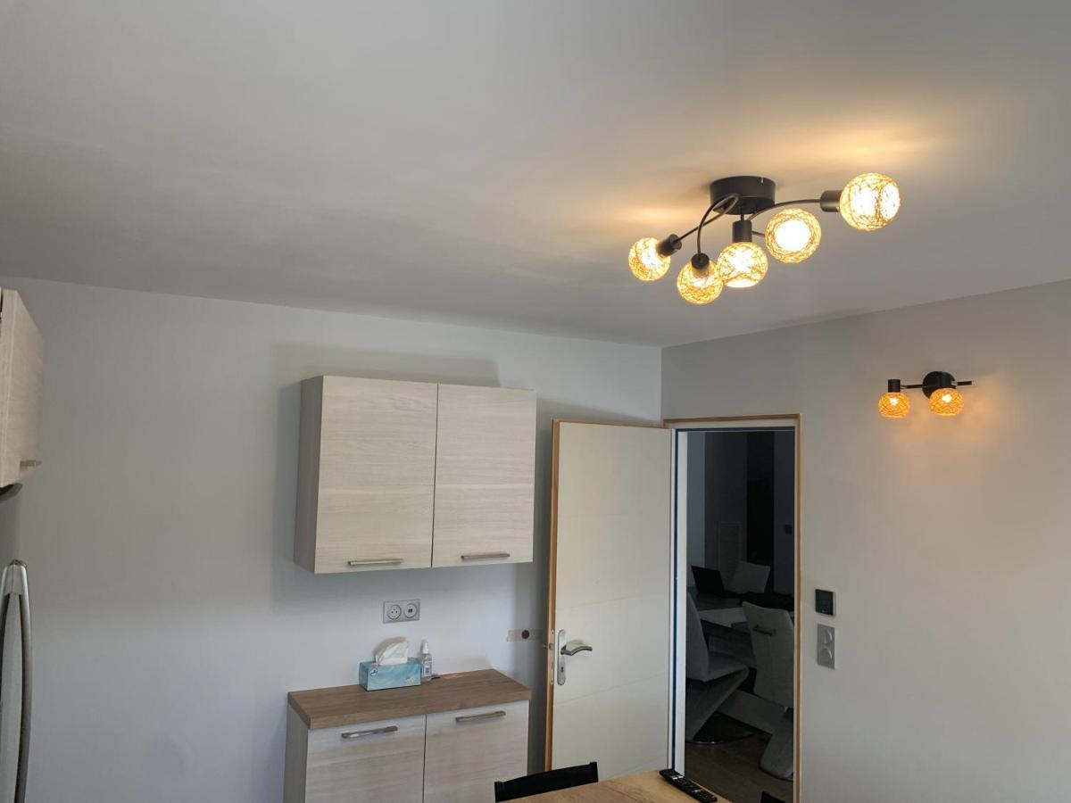 Chambre Privee/Climatisee+Tv /Petit Dejeuner Inclu/Tout Confort Невер Экстерьер фото