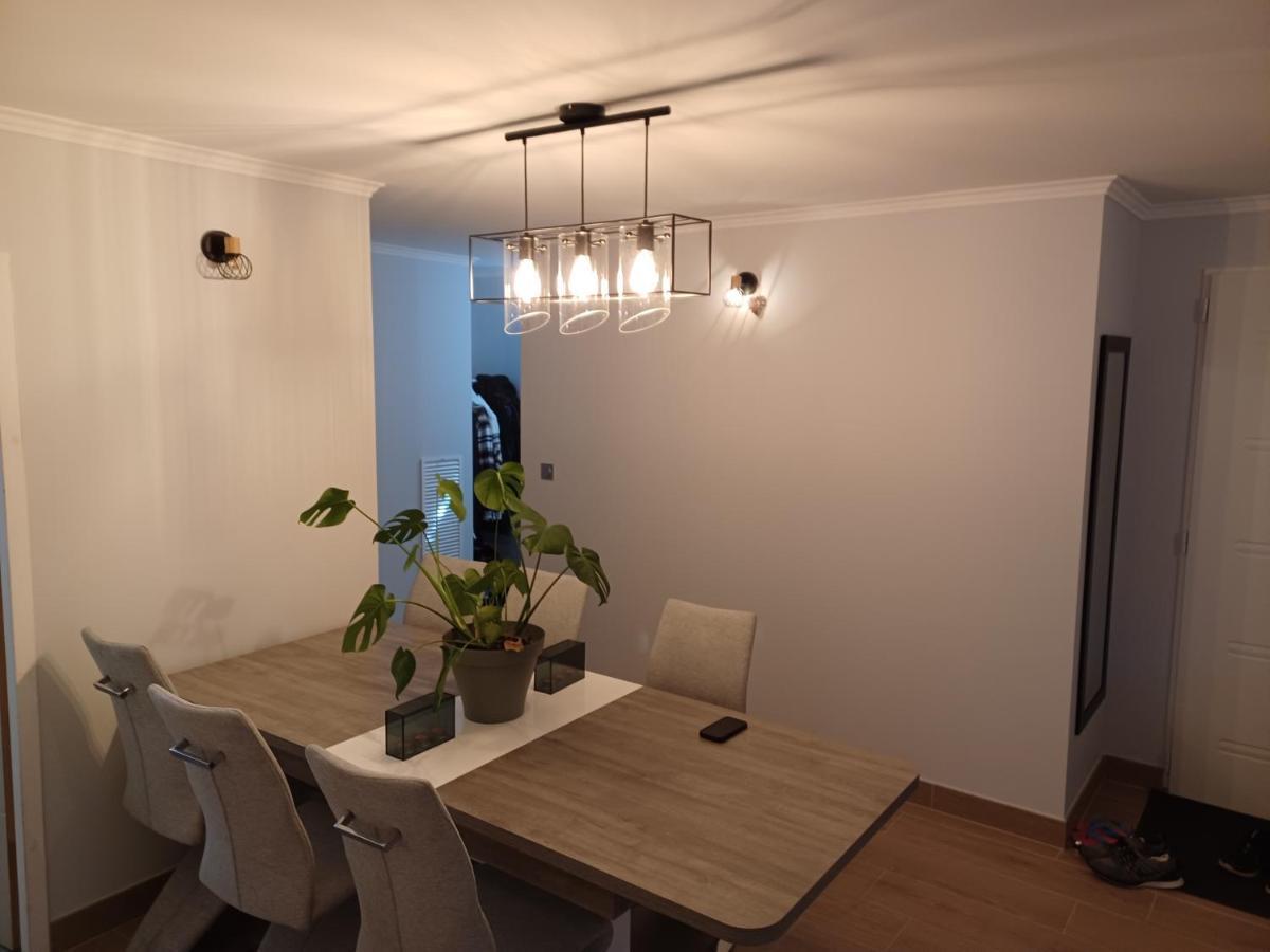 Chambre Privee/Climatisee+Tv /Petit Dejeuner Inclu/Tout Confort Невер Экстерьер фото