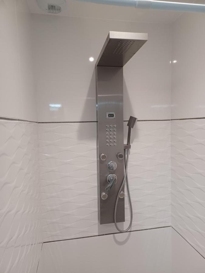 Chambre Privee/Climatisee+Tv /Petit Dejeuner Inclu/Tout Confort Невер Экстерьер фото