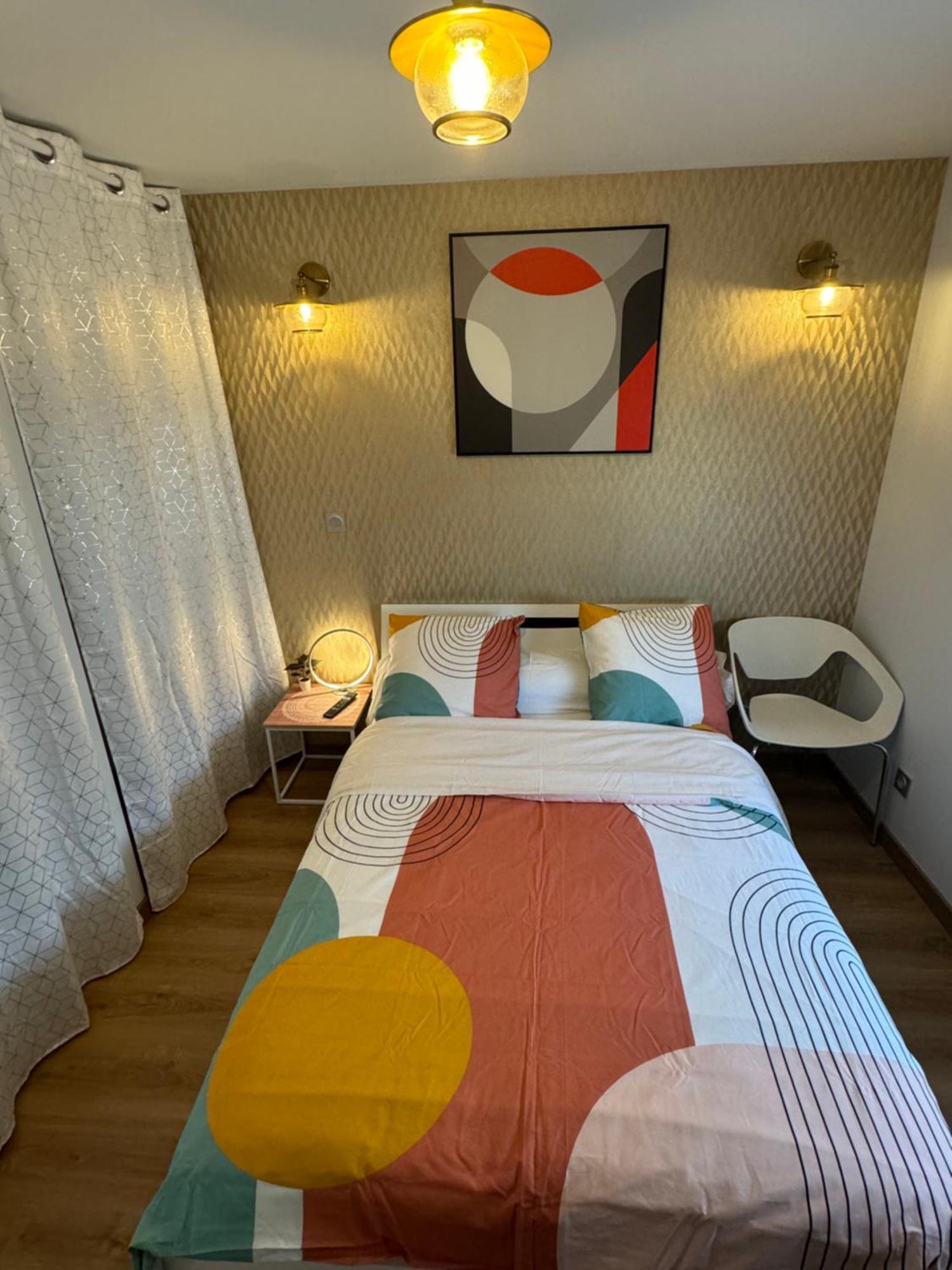 Chambre Privee/Climatisee+Tv /Petit Dejeuner Inclu/Tout Confort Невер Экстерьер фото