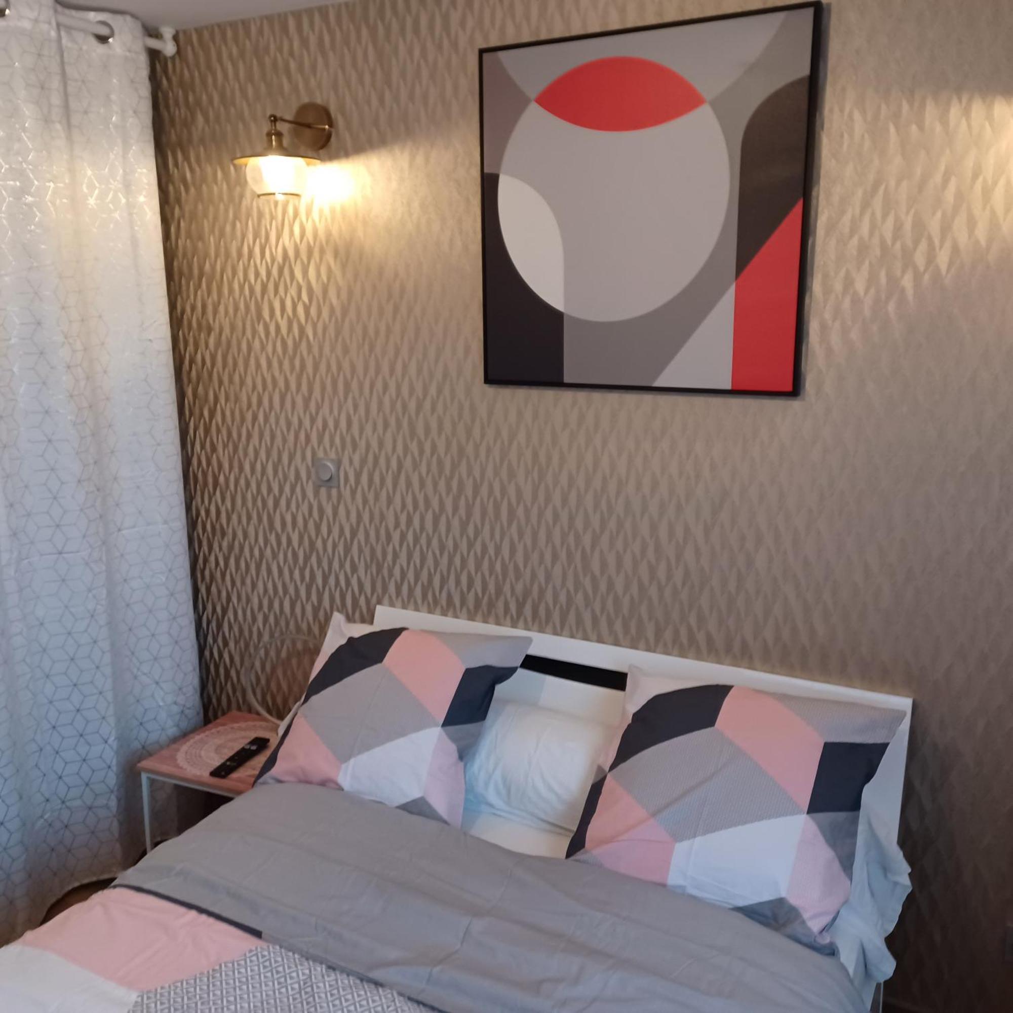 Chambre Privee/Climatisee+Tv /Petit Dejeuner Inclu/Tout Confort Невер Экстерьер фото